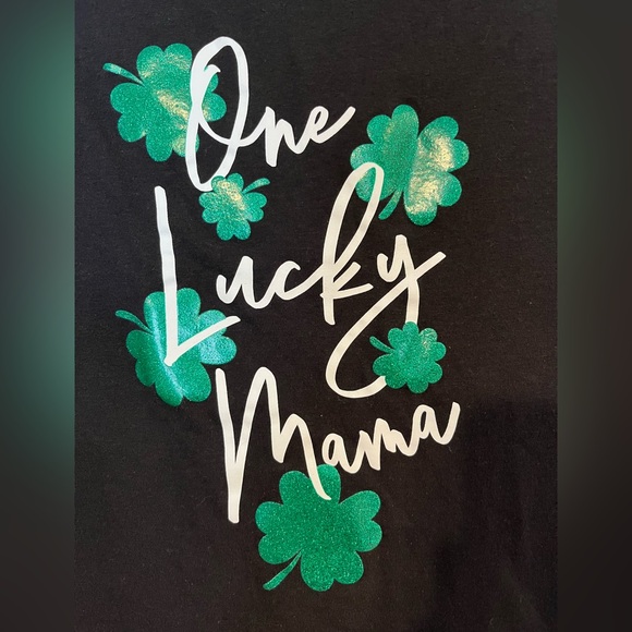 Way to Celebrate Black 'One Lucky Mama' T-Shirt with St. Patrick’s Day XL 16/18 - Picture 3 of 4